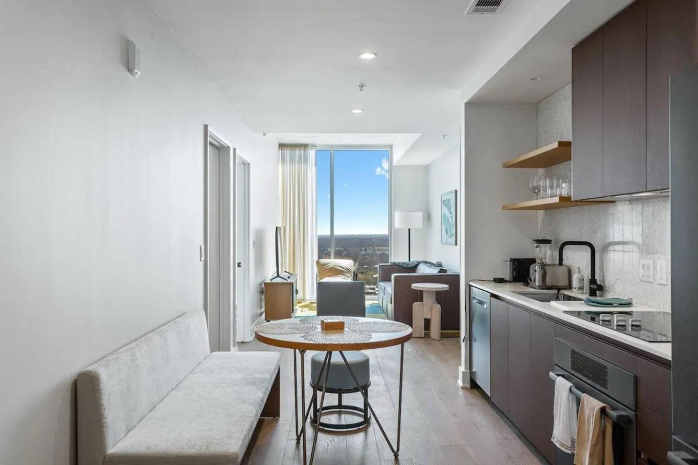 Modern 1Br Condo On Rainey St With Pool And Views Austin Zewnętrze zdjęcie